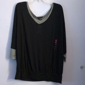 Black and gray 3/4 sleeve shirt